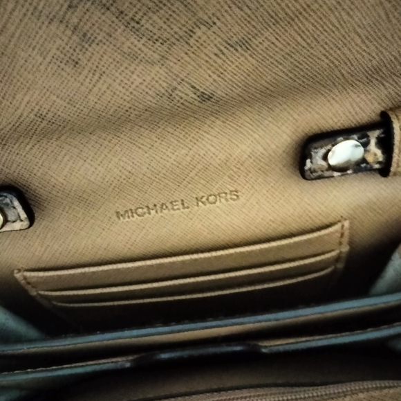 Michael kors python embossed crossbody - Picture 6 of 12